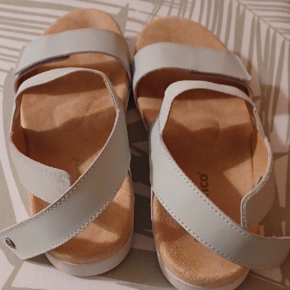 Spenco Women's Sandals in Silver Gray - Picture 4 of 6